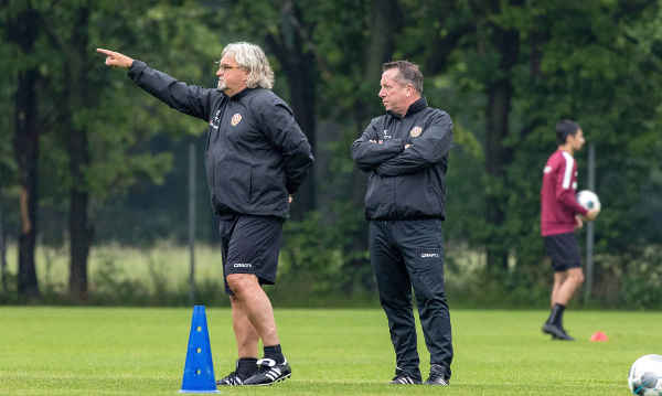 Dynamo Dresden: Markus Kauczinski und Heiko Scholz (v.r.) - Trainingseinheit im Großen Garten - Foto: SGD / Steffen Kuttner