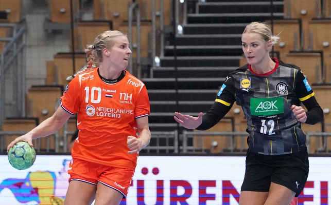 Handball Deutschland vs. Niederlande am 01.10.2020 - Danick Snelder und Shenia Minevskaja - Foto: NHV
