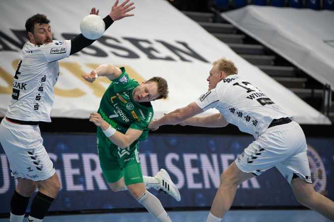 Handball Bundesliga - THW Kiel vs. SC DHfK Leipzig - Domagoj Duvnjak, Luca Witzke, Patrick Wiencek (v.l.) - Foto: Klaus Trotter