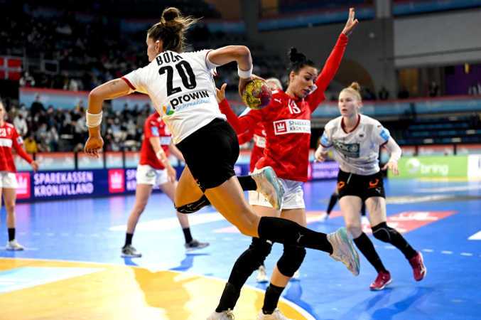 Handball WM 2021 - Deutschland vs. Dänemark - Emily Bölk - Copyright: Königlicher Spanischer Handballverband / RFEBM - T. Torrillas