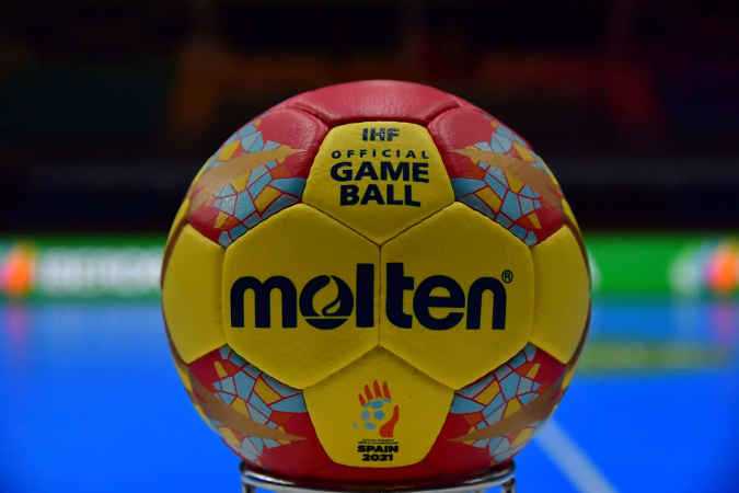 Handball WM 2021 Frauen Spanien - IHF Handball Weltmeisterschaft - Spielball - Copyright: Königlicher Spanischer Handballverband / RFEBM - J. L. Recio