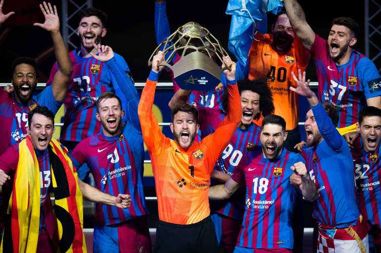 Handball Champions League EHF Final4 - FC Barcelona Barca - Trophäe - Copyright: EHF/Kolektiff