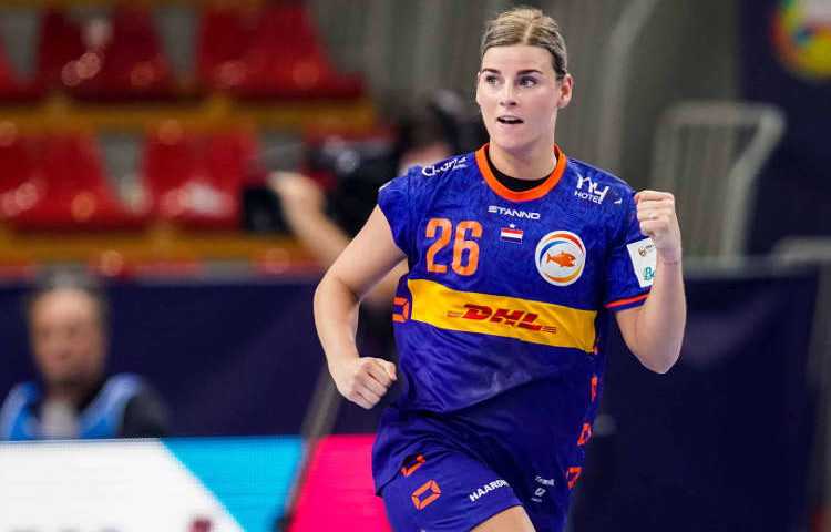 Handball EM 2022 EHF EURO Frauen Europameisterschaft - Niederlande vs. Rumänien - Angela Malestein - Copyright: Henk Seppen / NHV