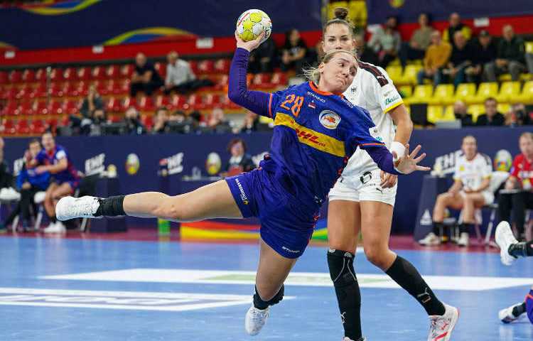 Handball EM 2022 Frauen EHF EURO Hauptrunde - Deutschland vs. Niederlande - Nikita van der Vliet - Copyright: Henk Seppen / NHV