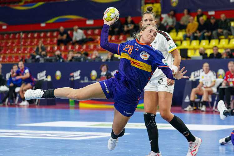 Handball EM 2022 Frauen EHF EURO Hauptrunde - Deutschland vs. Niederlande - Nikita van der Vliet - Copyright: Henk Seppen / NHV